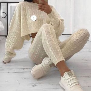 knitted matching cropped sweater & leggings set ☁️